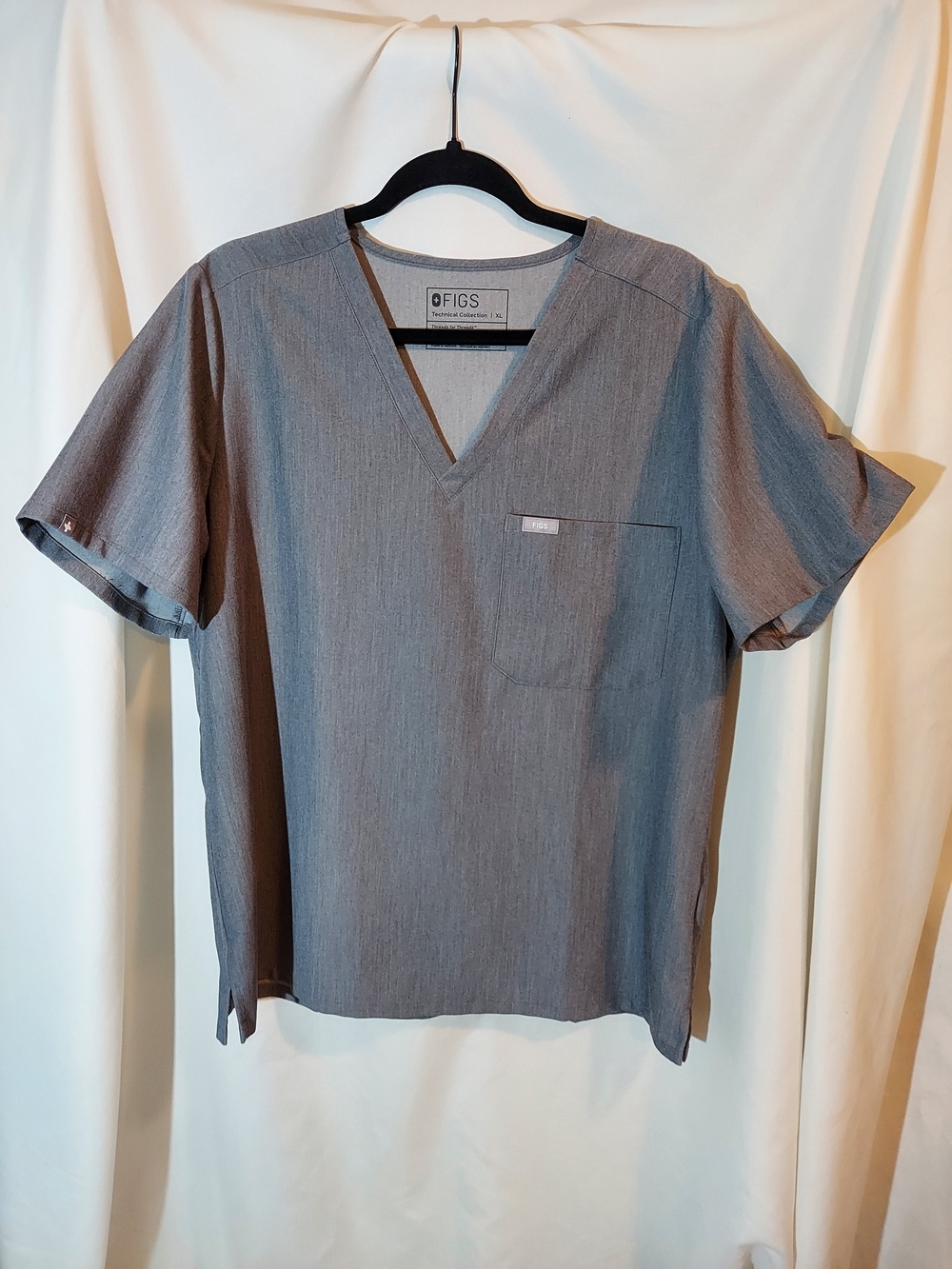 FIGS Women's Catarina One-Pocket Scrub Top - Heather Graphite Gray XL